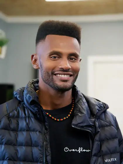A high top with a sharp line-up, cut by Leandro Herrera