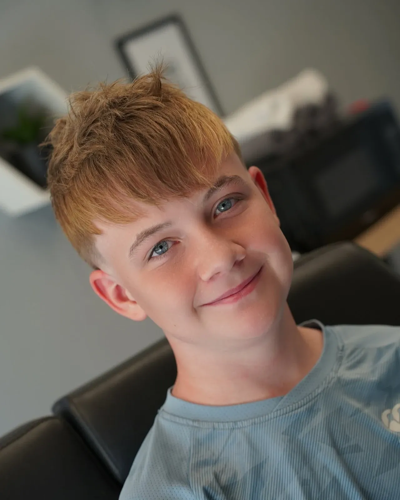 A textured blond fringe, cut by Leandro Herrera
